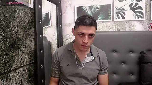 Snapshot of Frank_Millers chatting on 02.21.25 Frank Millers online show from 02.21.25