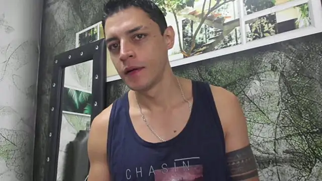 Snapshot of Frank_Millers chatting on 09.19.25 Frank Millers online show from 09.19.25