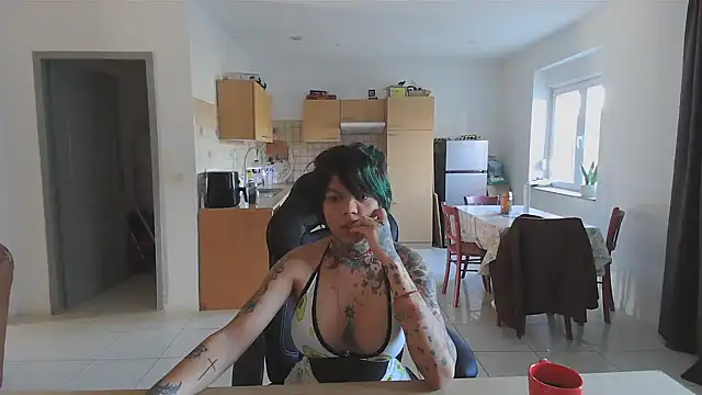 serena  vedette online show from 02.01.25