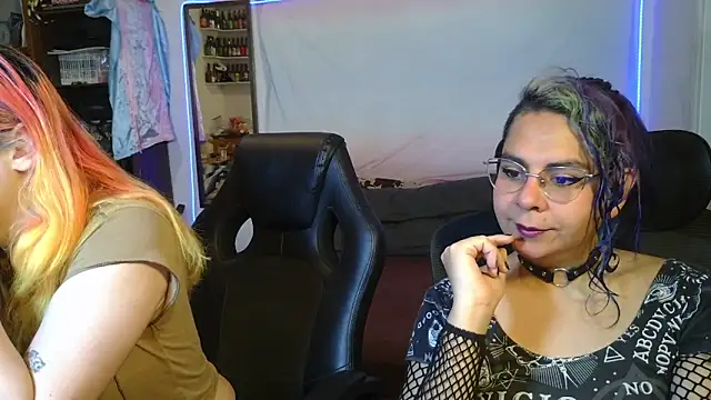 Evelan420 online show from 02.20.26