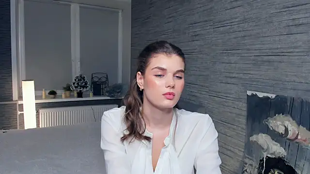 Snapshot of FloraDobb chatting on 01.29.25 FloraDobb online show from 01.29.25