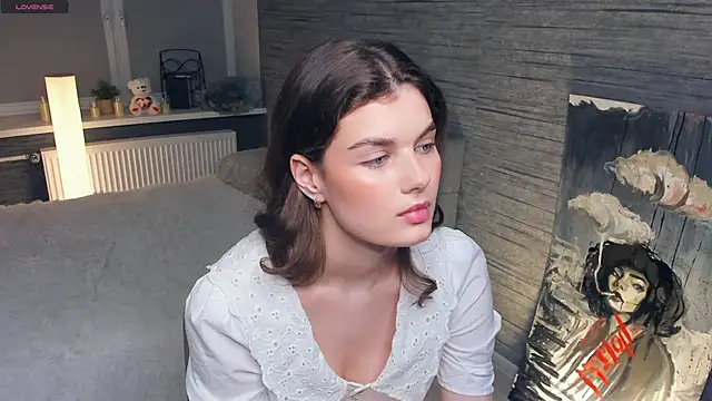 Snapshot of FloraDobb chatting on 03.14.25 FloraDobb online show from 03.14.25