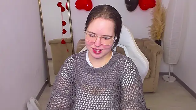 Snapshot of Manic_pixie_ chatting on 02.11.26 Manic pixie online show from 02.11.26