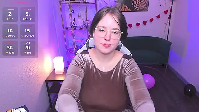 Snapshot of Manic_pixie_ chatting on 02.25.26 Manic pixie online show from 02.25.26