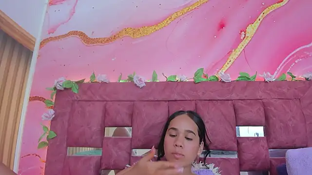 scarlett  evans  online show from 03.28.26