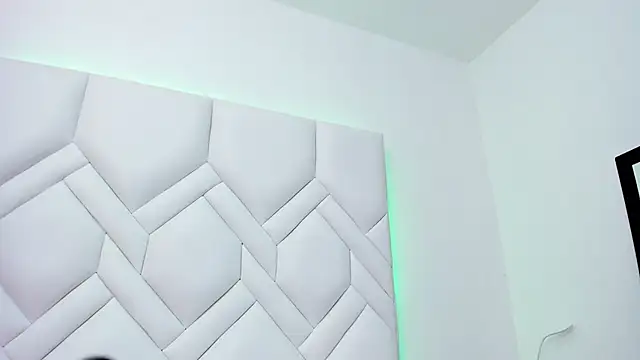 LindaHooker online show from 02.22.25