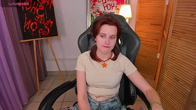 Snapshot of Jiffyyo chatting on 01.30.25 Jiffyyo online show from 01.30.25