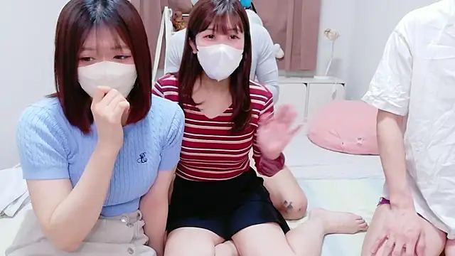 Snapshot of NA-KAREN-V8 chatting on 04.29.26 NA-KAREN-V8 online show from 04.29.26