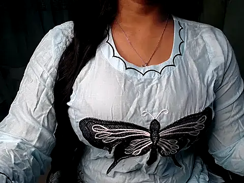 Saanviraa online show from 10.07.25