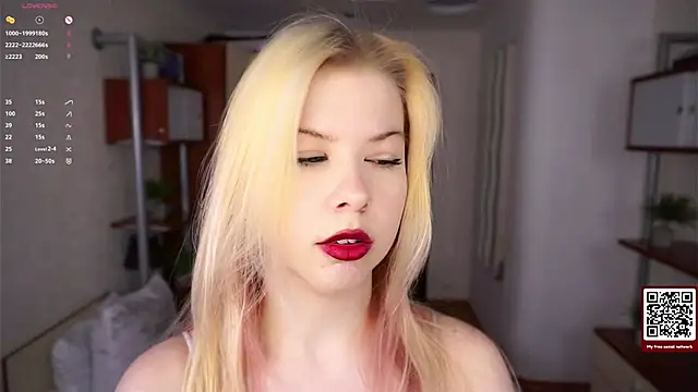 LynetHakes online show from 12.23.25