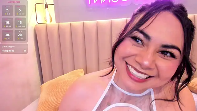 Naomymonroe  online show from 04.12.26