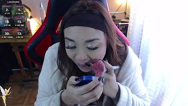 Snapshot of natyk_m chatting on 05.12.26 natyk m online show from 05.12.26