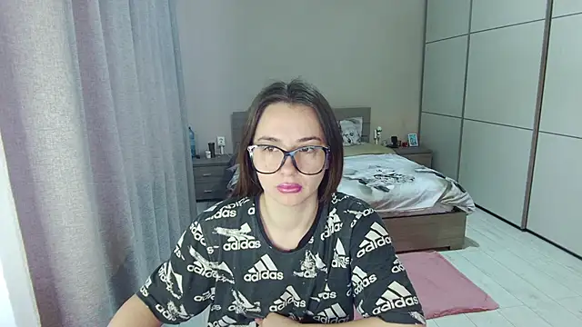 singletrouble online show from 04.08.26