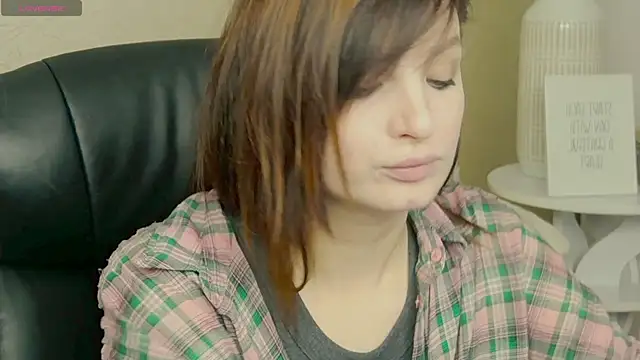 BritneyBarker online show from 11.22.25