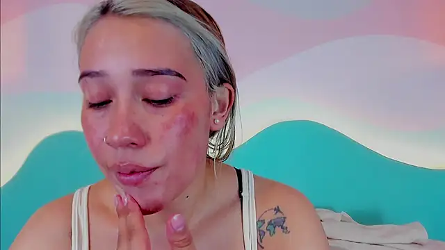 Snapshot of Lannajansen chatting on 10.30.25 Lannajansen online show from 10.30.25