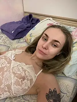 White Lu online show from 01.23.25