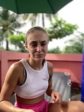 White Lu online show from 09.28.25