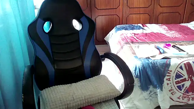 bunnyfox420 online show from 10.21.25