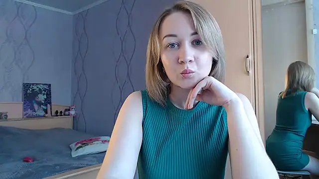 DaddysSluttyGirl2001 online show from 03.11.25