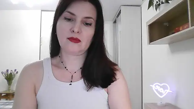 Victoria Glam online show from 03.09.25