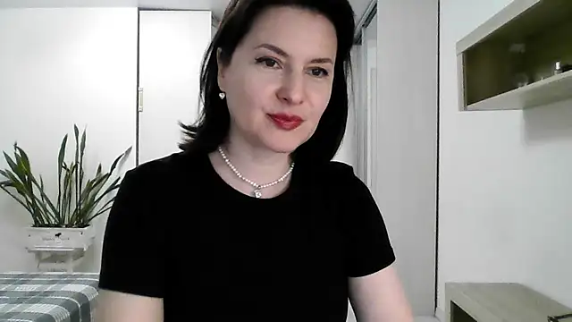 Victoria Glam online show from 09.19.25