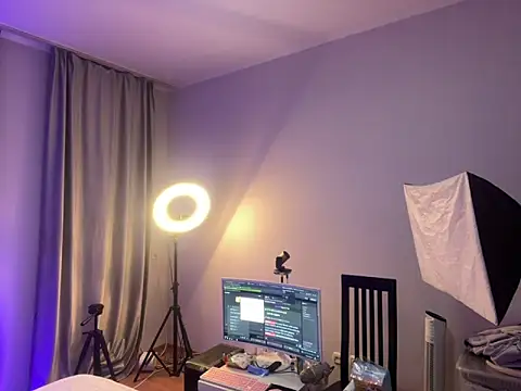 Snapshot of Molli_Luv chatting on 03.02.25 Molli Luv online show from 03.02.25