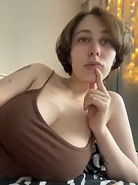 Molli Luv online show from 03.06.26