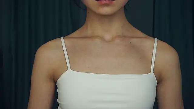 VeronaCritchlow online show from 03.05.25