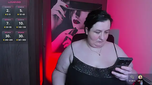 QueenOfHaze online show from 06.05.26