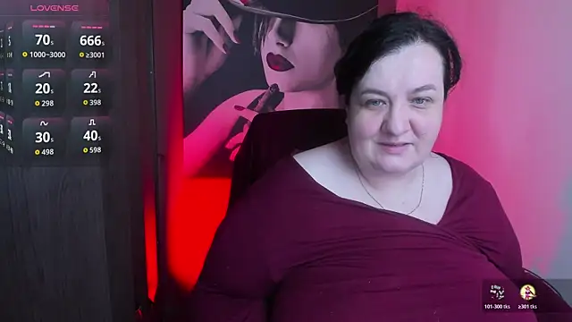 QueenOfHaze online show from 06.12.26