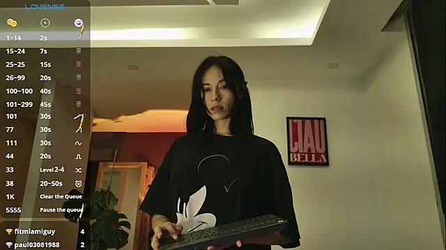 Snapshot of GerberaBlooms77 chatting on 02.18.25 GerberaBlooms77 online show from 02.18.25