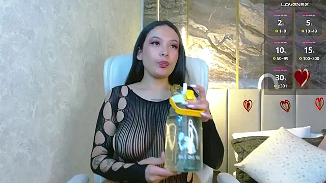 Victoria Collinns online show from 02.24.25