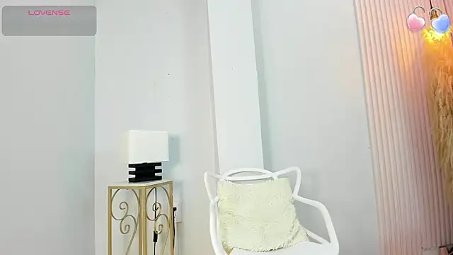 Snapshot of alana_rossetti chatting on 05.13.26 alana rossetti online show from 05.13.26