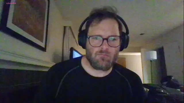 Snapshot of rrunner7718 chatting on 09.17.25 rrunner7718 online show from 09.17.25