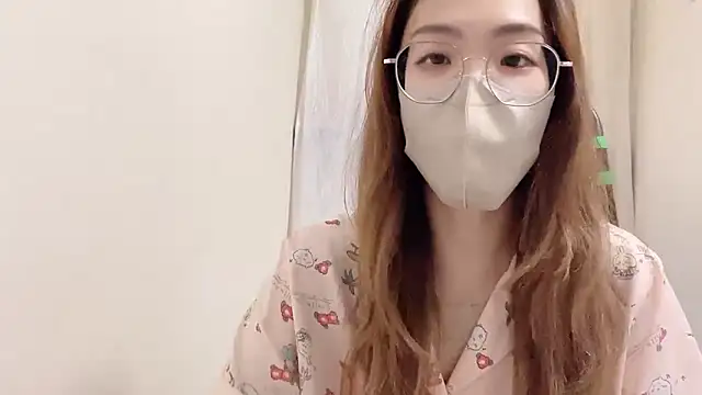 Snapshot of Chu1314 chatting on 09.28.25 Chu1314 online show from 09.28.25