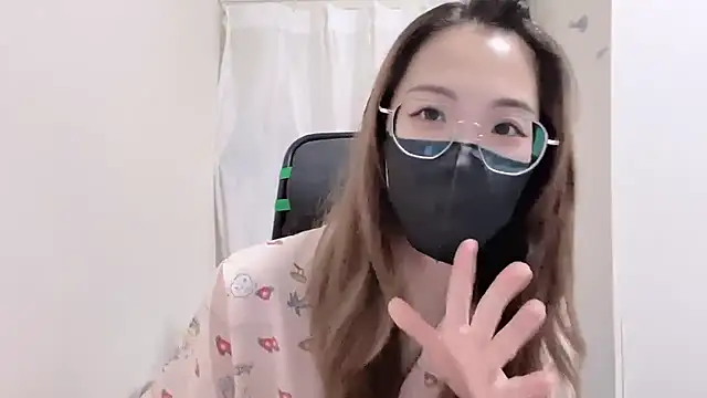 Snapshot of Chu1314 chatting on 10.17.25 Chu1314 online show from 10.17.25