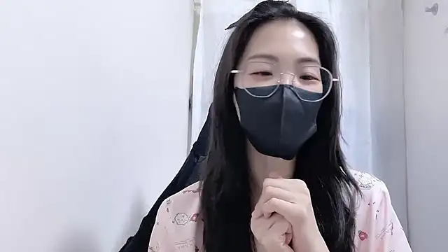 Snapshot of Chu1314 chatting on 11.06.25 Chu1314 online show from 11.06.25