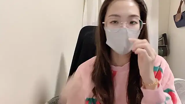 Snapshot of Chu1314 chatting on 12.14.25 Chu1314 online show from 12.14.25