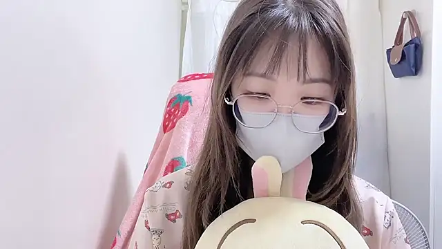 Snapshot of Chu1314 chatting on 12.19.25 Chu1314 online show from 12.19.25