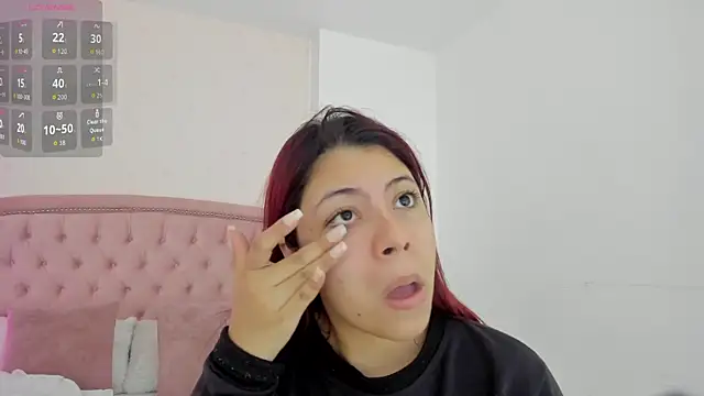 Snapshot of Kendall__Fox chatting on 11.15.25 Kendall Fox online show from 11.15.25