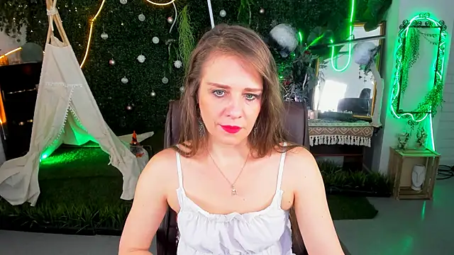 Snapshot of EmiliaBedy chatting on 03.31.26 EmiliaBedy online show from 03.31.26
