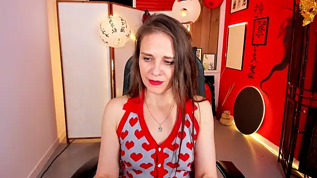 Snapshot of EmiliaBedy chatting on 04.10.26 EmiliaBedy online show from 04.10.26