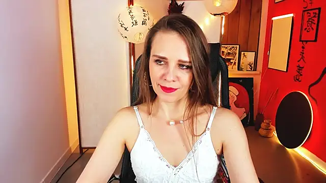 Snapshot of EmiliaBedy chatting on 04.15.26 EmiliaBedy online show from 04.15.26