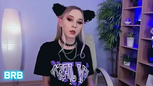 Shiny Jennifer online show from 02.13.25