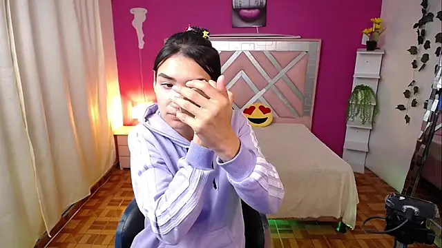 Snapshot of Sofii_cutee chatting on 03.14.25 Sofii cutee online show from 03.14.25