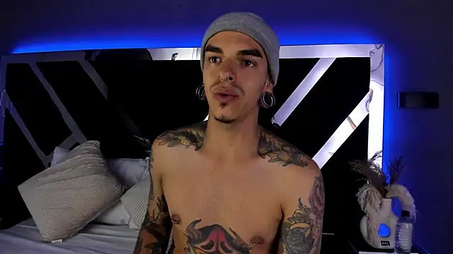 Snapshot of kaletattoo chatting on 03.06.25 kaletattoo online show from 03.06.25