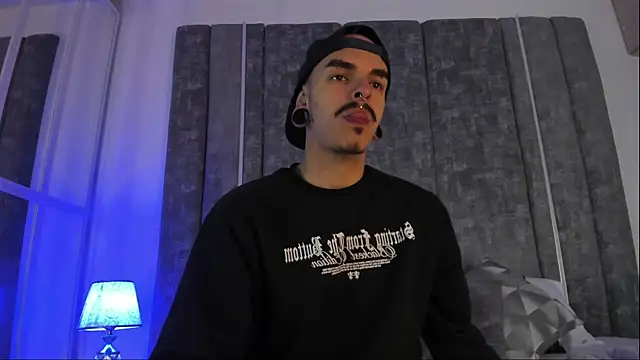 Snapshot of kaletattoo chatting on 10.05.25 kaletattoo online show from 10.05.25