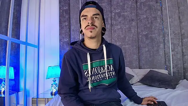 Snapshot of kaletattoo chatting on 11.14.25 kaletattoo online show from 11.14.25