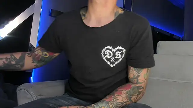 Snapshot of kaletattoo chatting on 07.22.26 kaletattoo online show from 07.22.26