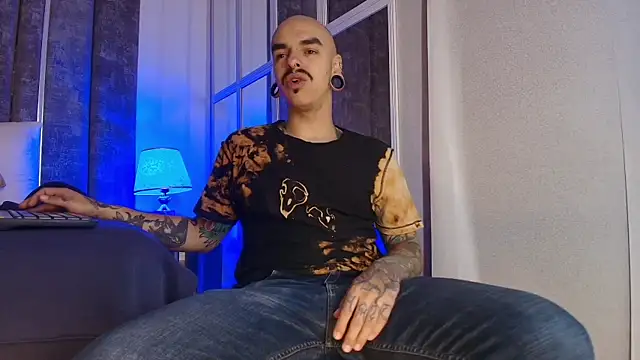 Snapshot of kaletattoo chatting on 07.24.26 kaletattoo online show from 07.24.26